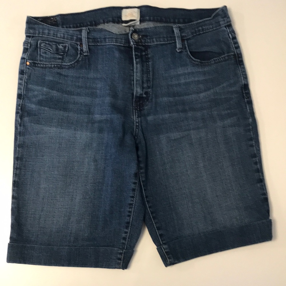 Levi’s 515 Bermuda jean shorts size 16